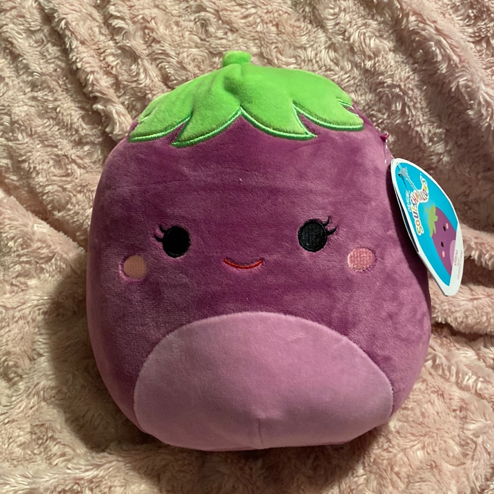 Squishmellow Glenna with Tag